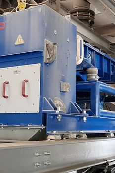 Separator magnetic cu grătar MSS-AC în jgheabul de coborâre a amestecului uscat de mortar