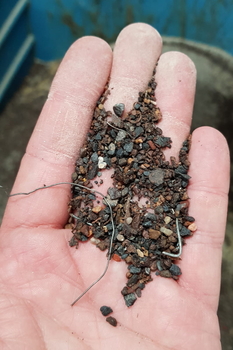 Separator magnetic cu grătar MSS-AC în jgheabul de coborâre a amestecului uscat de mortar