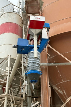 Separator magnetic cu grătar automat MSSJ-AC HD 600 SCORPION în jgheabul de coborâre a hidratului de var măcinat