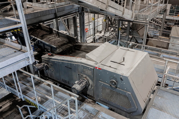 Separator cu curenți Eddy ECS – sortarea metalelor neferoase din zgura de incinerare