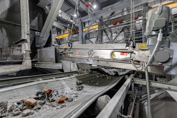 Placă magnetică automată DND-AC – sortarea metalelor neferoase din zgura de incinerare