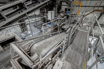 Separator cu curenți Eddy ECS – sortarea metalelor neferoase din zgura de incinerare