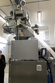 Detector de metale gravitațional QUICKTRON 07 RH HyQ Clean – granularea și omogenizarea amestecurilor în industria farmaceutică