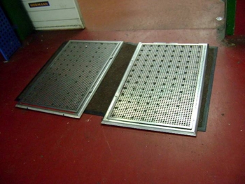 Covor magnetic MM-R – intrarea în zona de igienă a unei unități alimentare