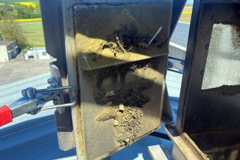 Felinar magnetic cu plăci ML 250 N – separarea metalelor dintr-un amestec de furaje granulate