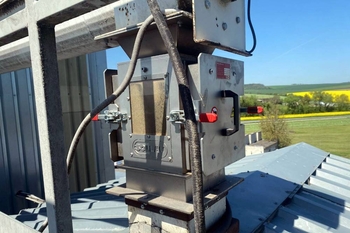 Felinar magnetic cu plăci ML 250 N – separarea metalelor dintr-un amestec de furaje granulate