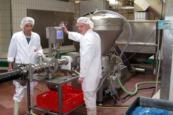 Detector de metale mobil pentru conducte MEATLINE 07 – controlul produselor din carne în industria alimentară