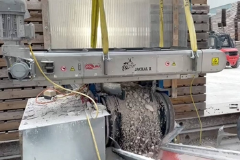 Placă magnetică autocurățare pentru concasoare mobile – separarea fier-betonului la mărunțirea betonului