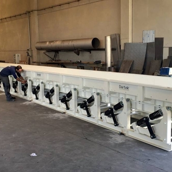 Transportoare cu frecvență naturală, vibrante